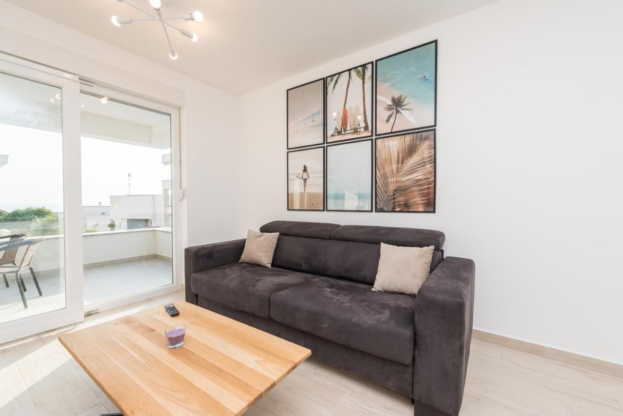 Sara Luxury Apartment With A Pool Novalja Exterior foto