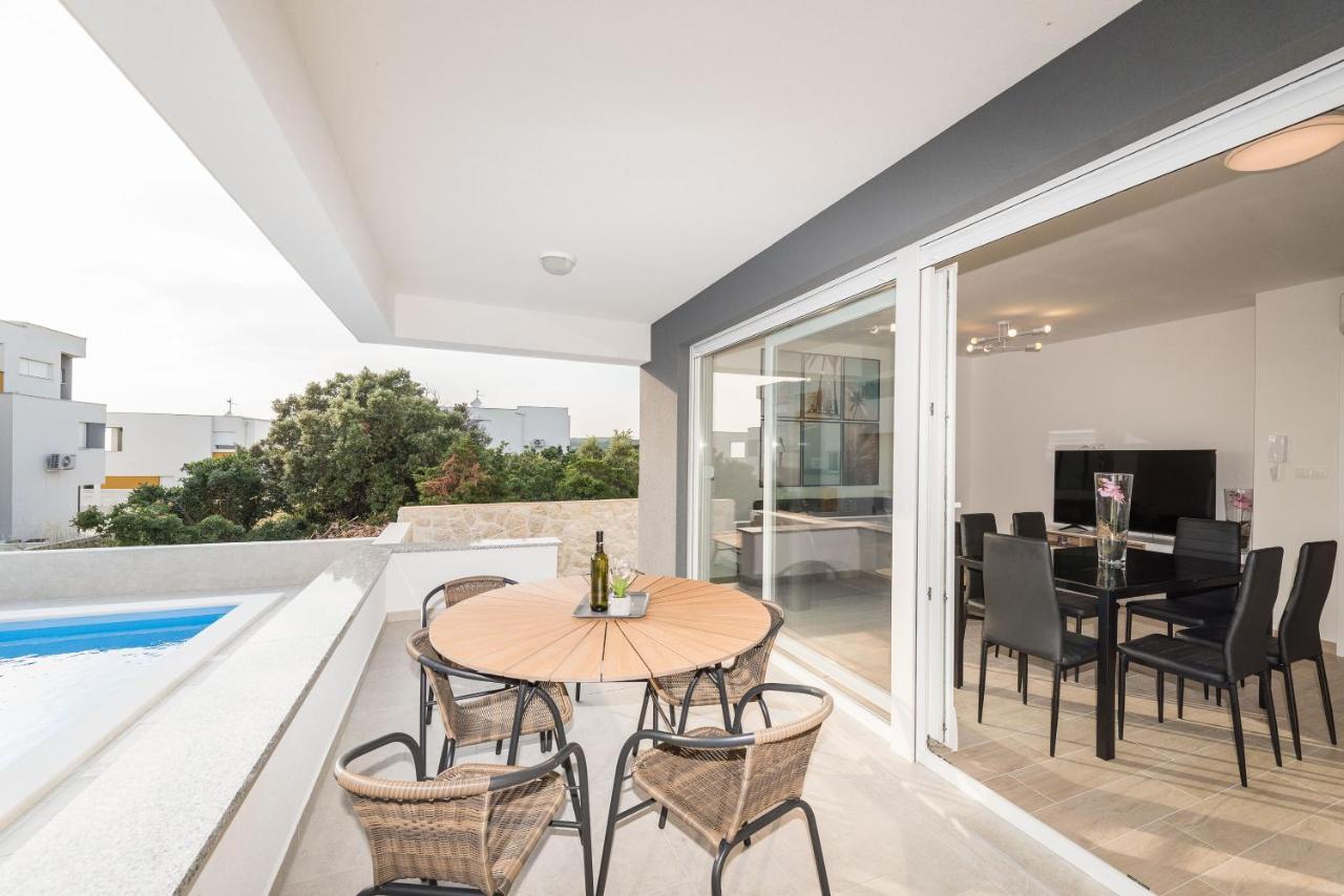 Sara Luxury Apartment With A Pool Novalja Exterior foto