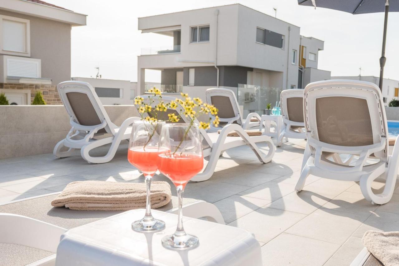 Sara Luxury Apartment With A Pool Novalja Exterior foto