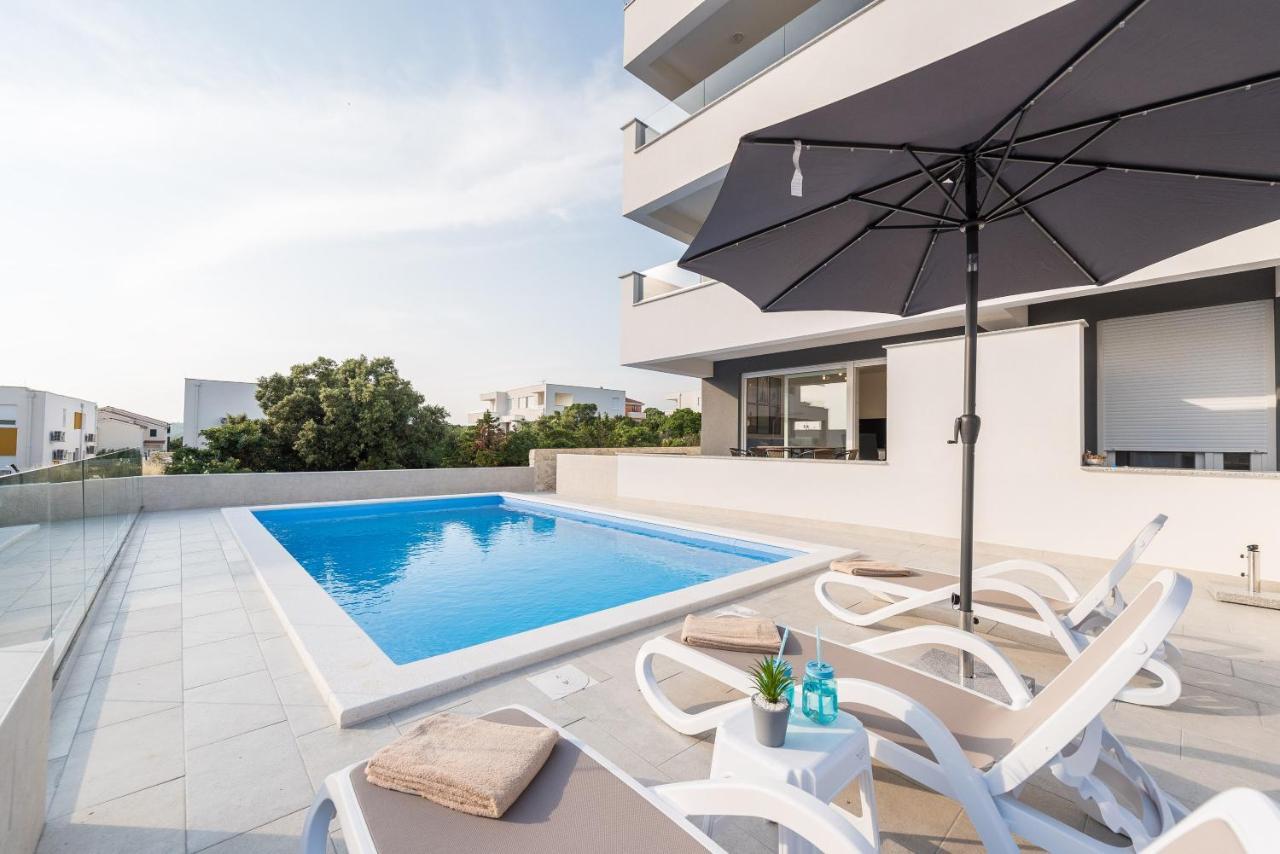 Sara Luxury Apartment With A Pool Novalja Exterior foto