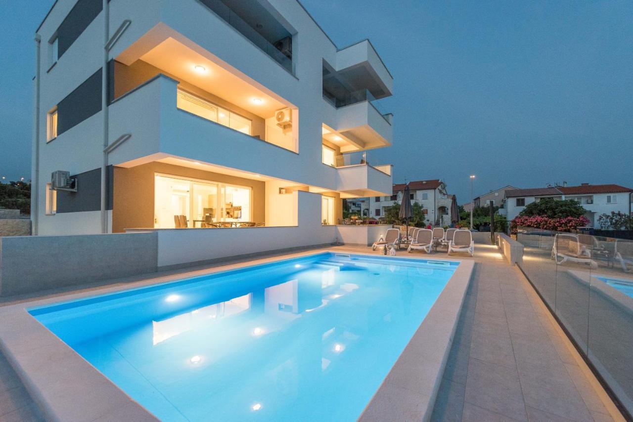 Sara Luxury Apartment With A Pool Novalja Exterior foto